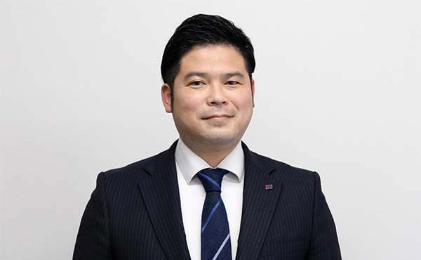 高島グループ
代表取締役　高島 正弘